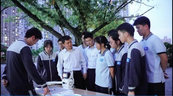 安全股票配资公司 “自得”而行 “育”见幸福｜重庆市第三十七中学校教师曹小旺、李晓凤、许诗雨：用智慧孕育成长，让每一位学子在青春赛道上奋力奔跑